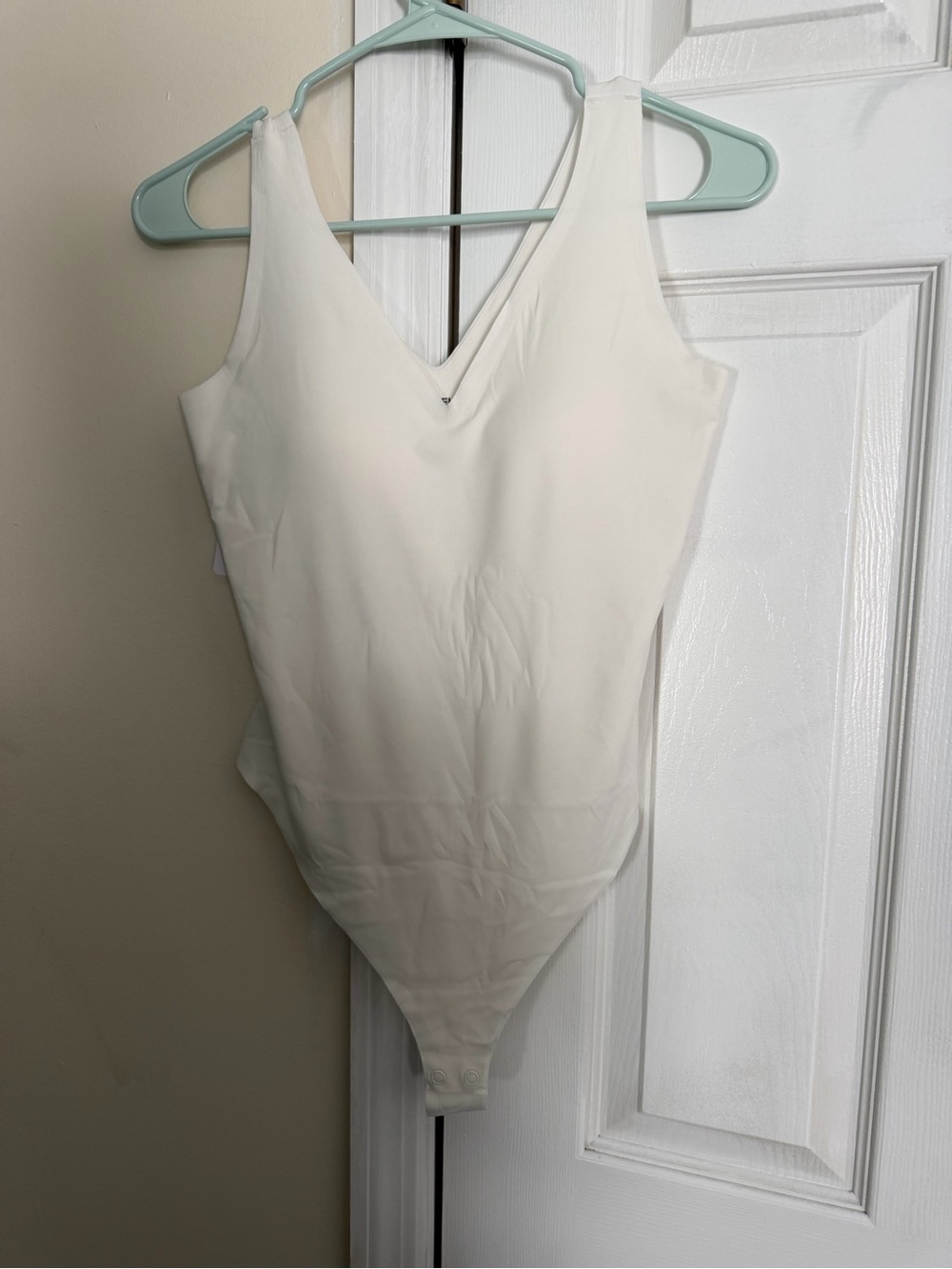 COMFELIE Women's V-Neck Bodysuit